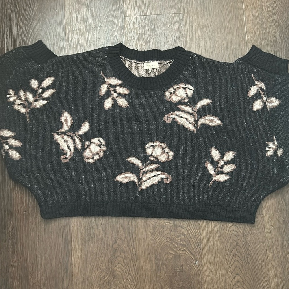 Cropped sweater! Worn once. Body reacted to the wool